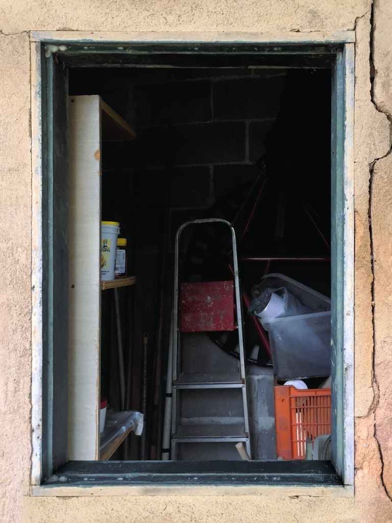Ose Regarder À L’Intérieur